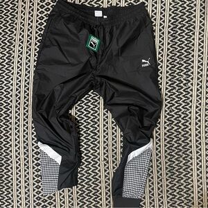 Puma Nylon Workout/ Comfy Pants Mens XL NWT